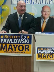 Mayor Pawlowski announces his re-election for Mayor at the IBEW Hall.